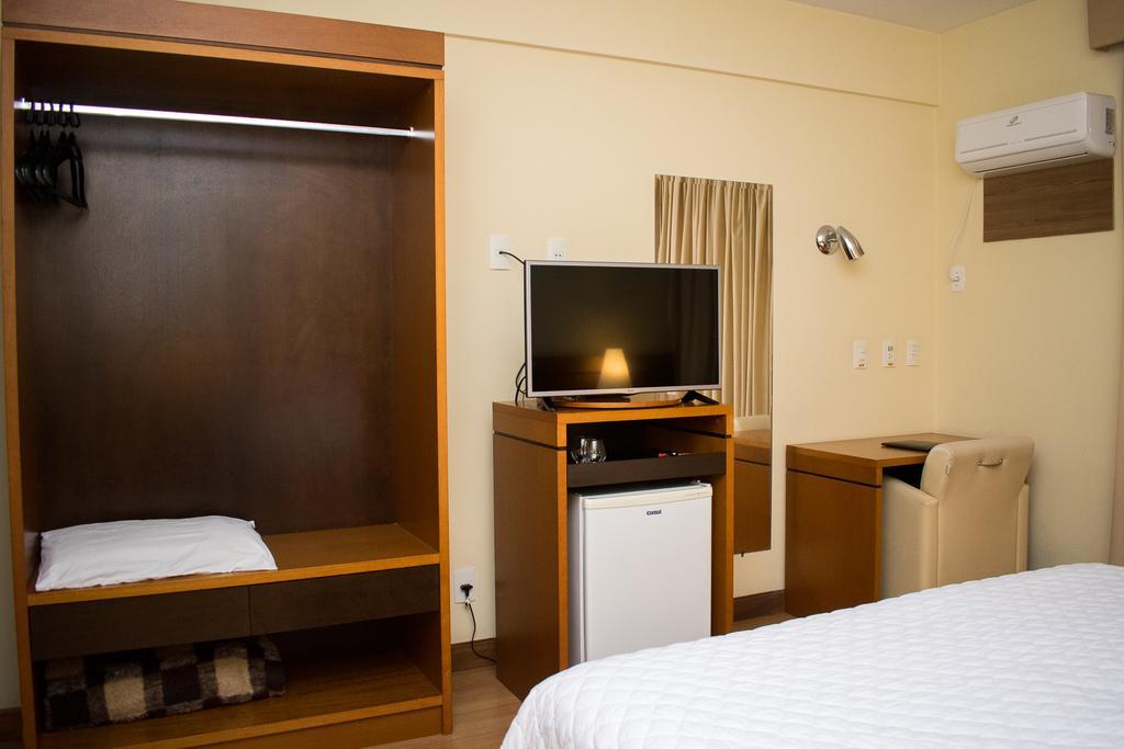Hotel Jacques Georges Business Пелотас Екстериор снимка